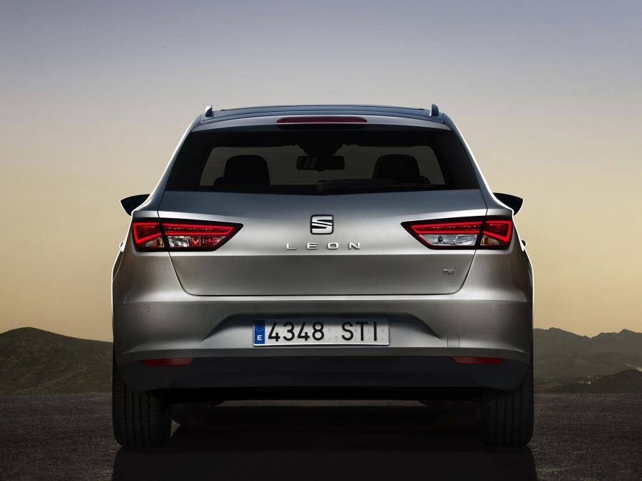 Seat Leon ST 2013 года  (фото 11 из 17)